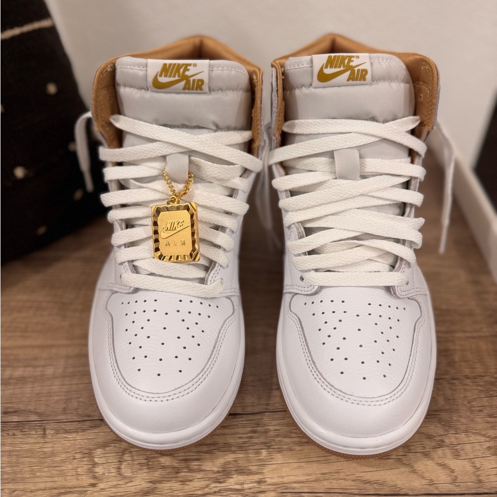 Air Jordan 1 Retro High OG White & Gold